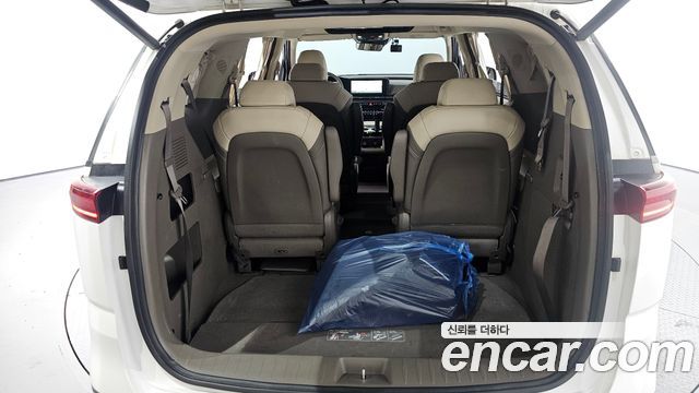 Kia Canival 2023 — photo 25