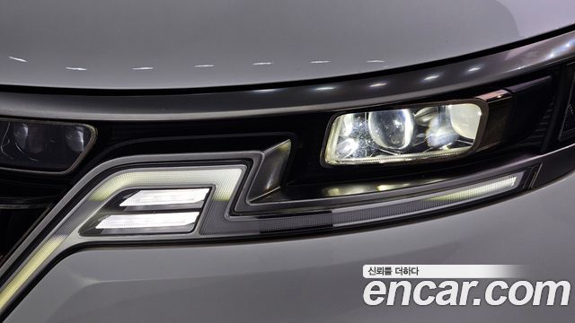 Kia Canival 2023 — photo 8