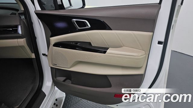 Kia Canival 2023 — photo 15