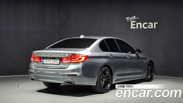 BMW 5-Series 2017 — photo 2