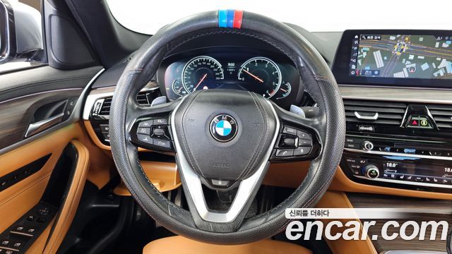 BMW 5-Series 2017 — photo 13