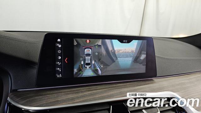 BMW 5-Series 2017 — photo 15