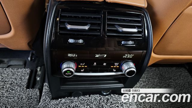 BMW 5-Series 2017 — photo 19