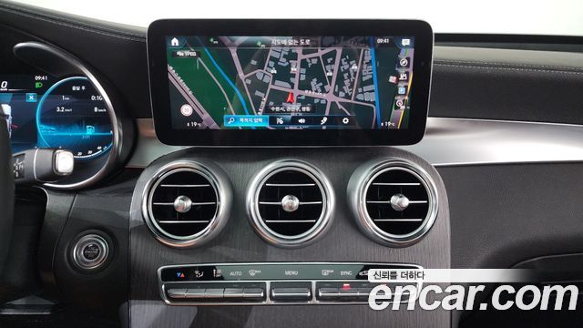 Mercedes-Benz GLC-Class 2022 — photo 19