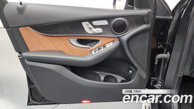 Mercedes-Benz GLC-Class 2022 — photo 14