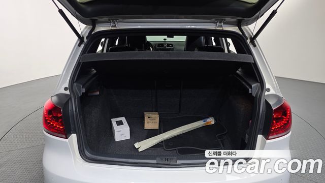 Volkswagen Golf 2011 — photo 18