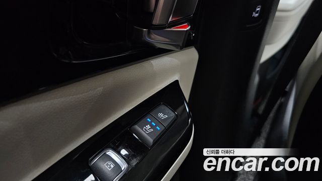 Kia Canival 2021 — photo 19