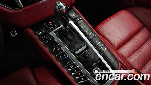 Porsche Macan 2015 — photo 9