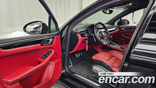 Porsche Macan 2015 — photo 10