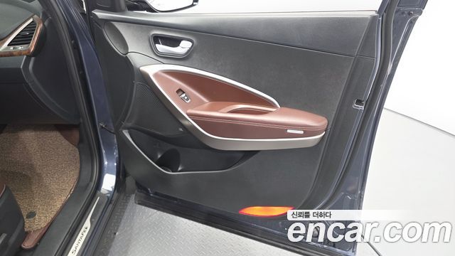 Hyundai Santafe 2018 — photo 14