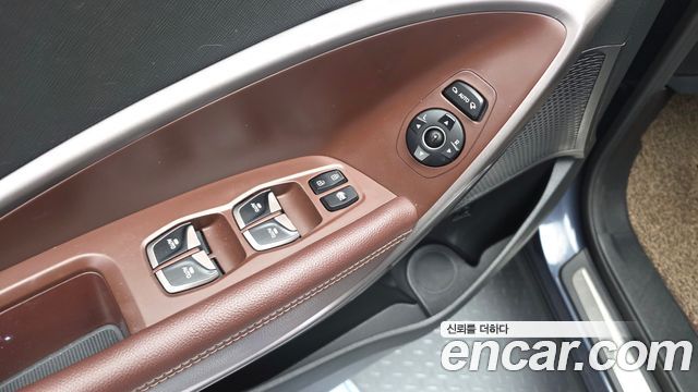 Hyundai Santafe 2018 — photo 28