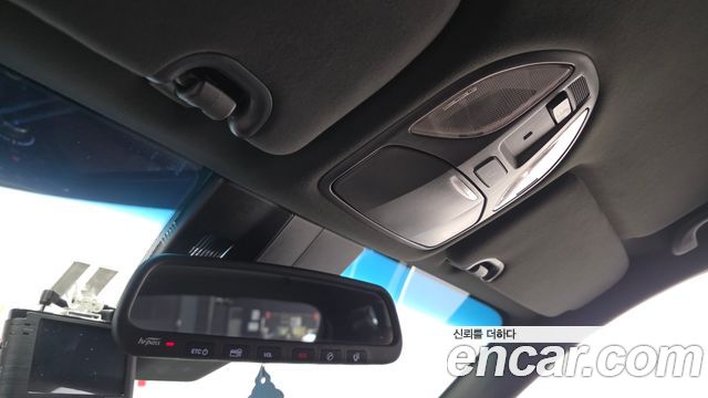 Hyundai Santafe 2018 — photo 29