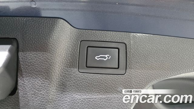Hyundai Santafe 2018 — photo 31