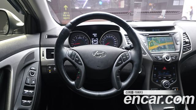 Hyundai AVANTE 2015 — photo 13