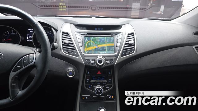 Hyundai AVANTE 2015 — photo 14