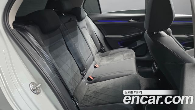 Volkswagen Golf 2022 — photo 17
