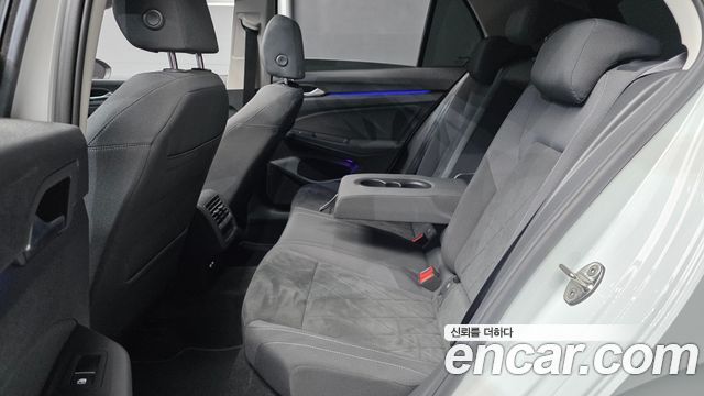 Volkswagen Golf 2022 — photo 18