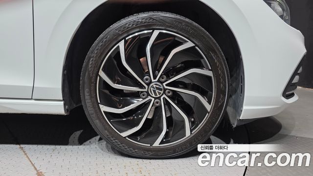 Volkswagen Golf 2022 — photo 7