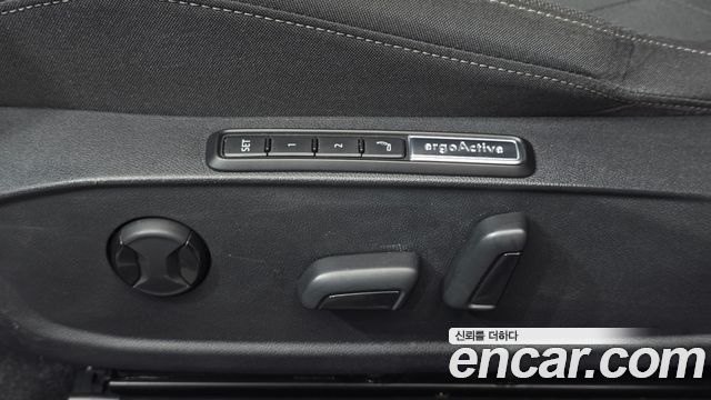 Volkswagen Golf 2022 — photo 28