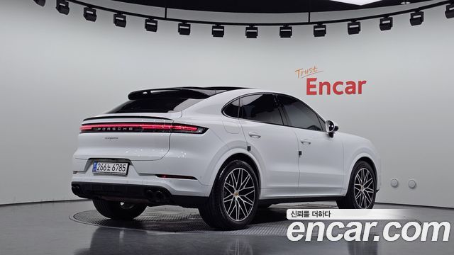 Porsche Cayenne 2024 — photo 2