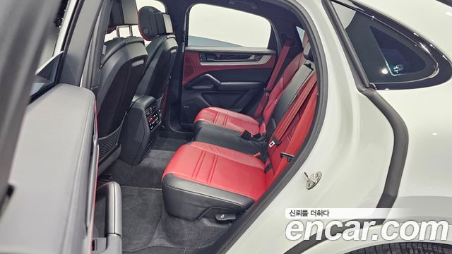 Porsche Cayenne 2024 — photo 17
