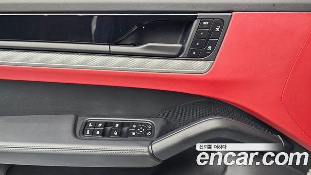 Porsche Cayenne 2024 — photo 24