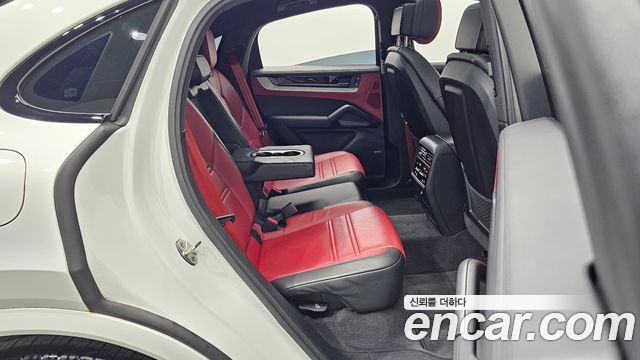 Porsche Cayenne 2024 — photo 25