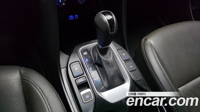 Hyundai Santafe 2018 — photo 12