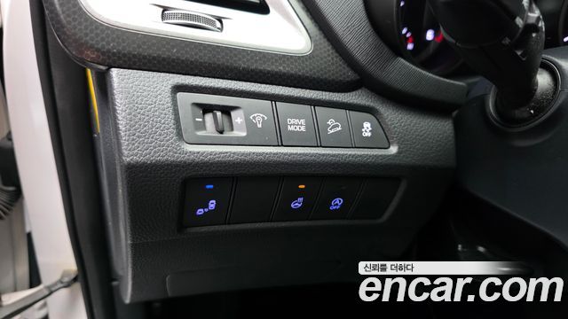 Hyundai Santafe 2018 — photo 23