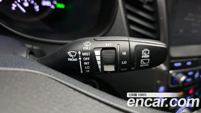 Hyundai Santafe 2018 — photo 29