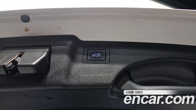 Hyundai Santafe 2018 — photo 30