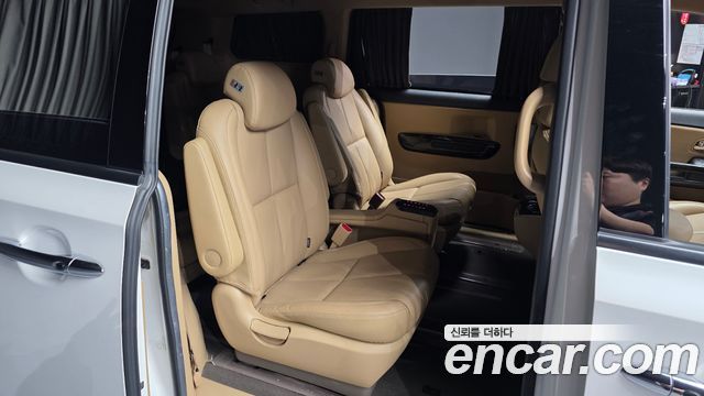 Kia Canival 2020 — photo 18