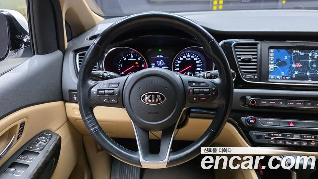 Kia Canival 2020 — photo 19