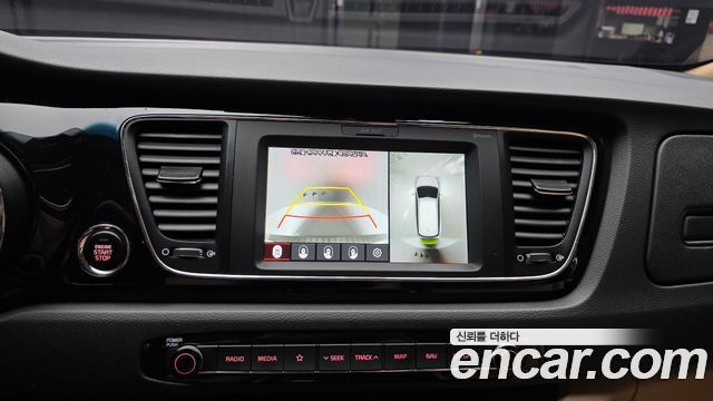 Kia Canival 2020 — photo 21