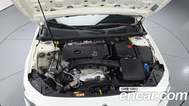 Mercedes-Benz A-Class 2020 — photo 6