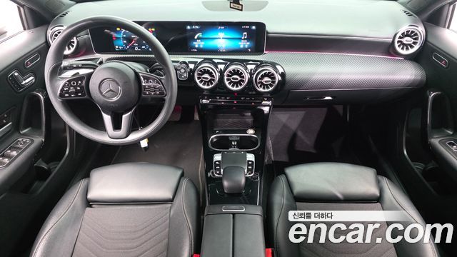 Mercedes-Benz A-Class 2020 — photo 10