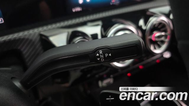 Mercedes-Benz A-Class 2020 — photo 12