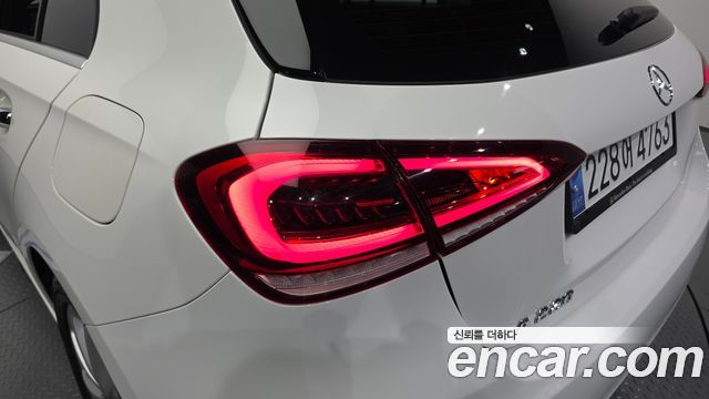 Mercedes-Benz A-Class 2020 — photo 9
