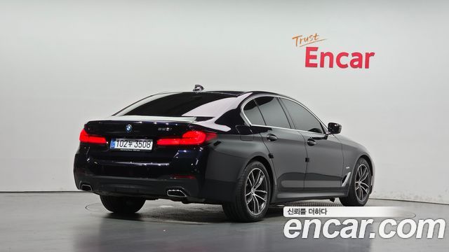 BMW 5-Series 2022 — photo 2