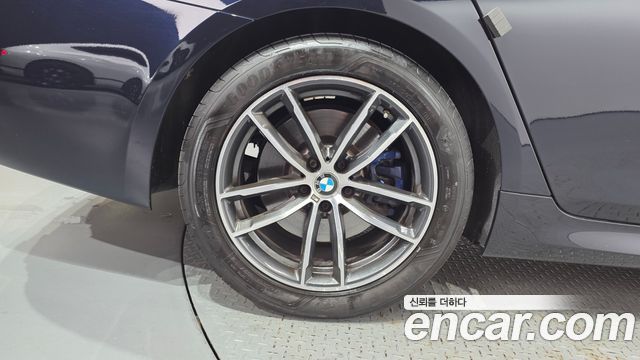 BMW 5-Series 2022 — photo 5