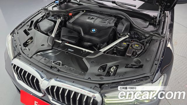 BMW 5-Series 2022 — photo 6