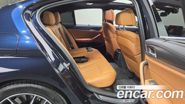 BMW 5-Series 2022 — photo 17