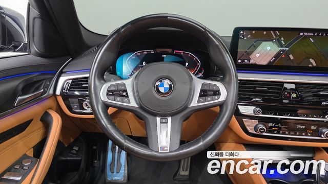 BMW 5-Series 2022 — photo 20