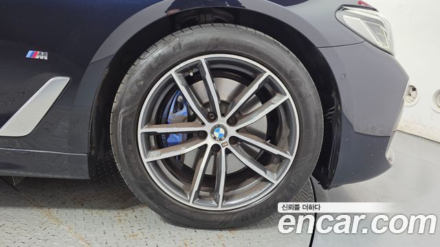 BMW 5-Series 2022 — photo 7