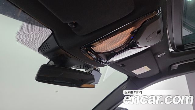BMW 5-Series 2022 — photo 27