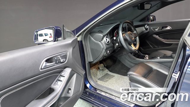 Mercedes-Benz CLA-Class 2017 — photo 11