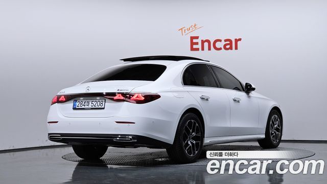 Mercedes-Benz E-Class 2026 — photo 2