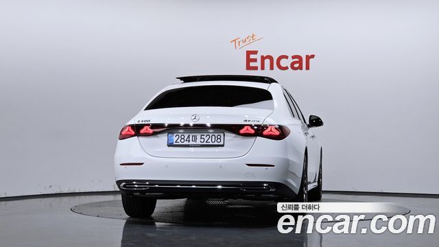 Mercedes-Benz E-Class 2026 — photo 4
