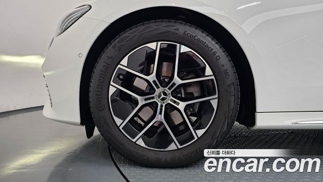 Mercedes-Benz E-Class 2026 — photo 5