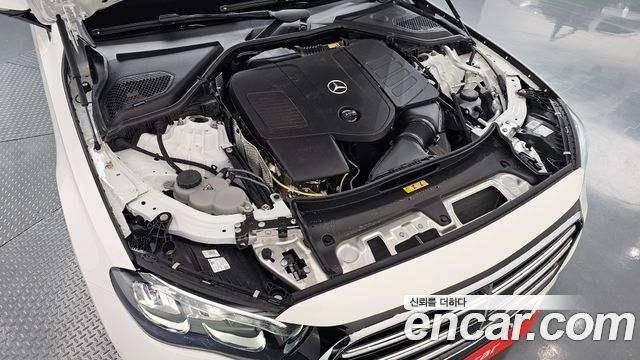 Mercedes-Benz E-Class 2026 — photo 6